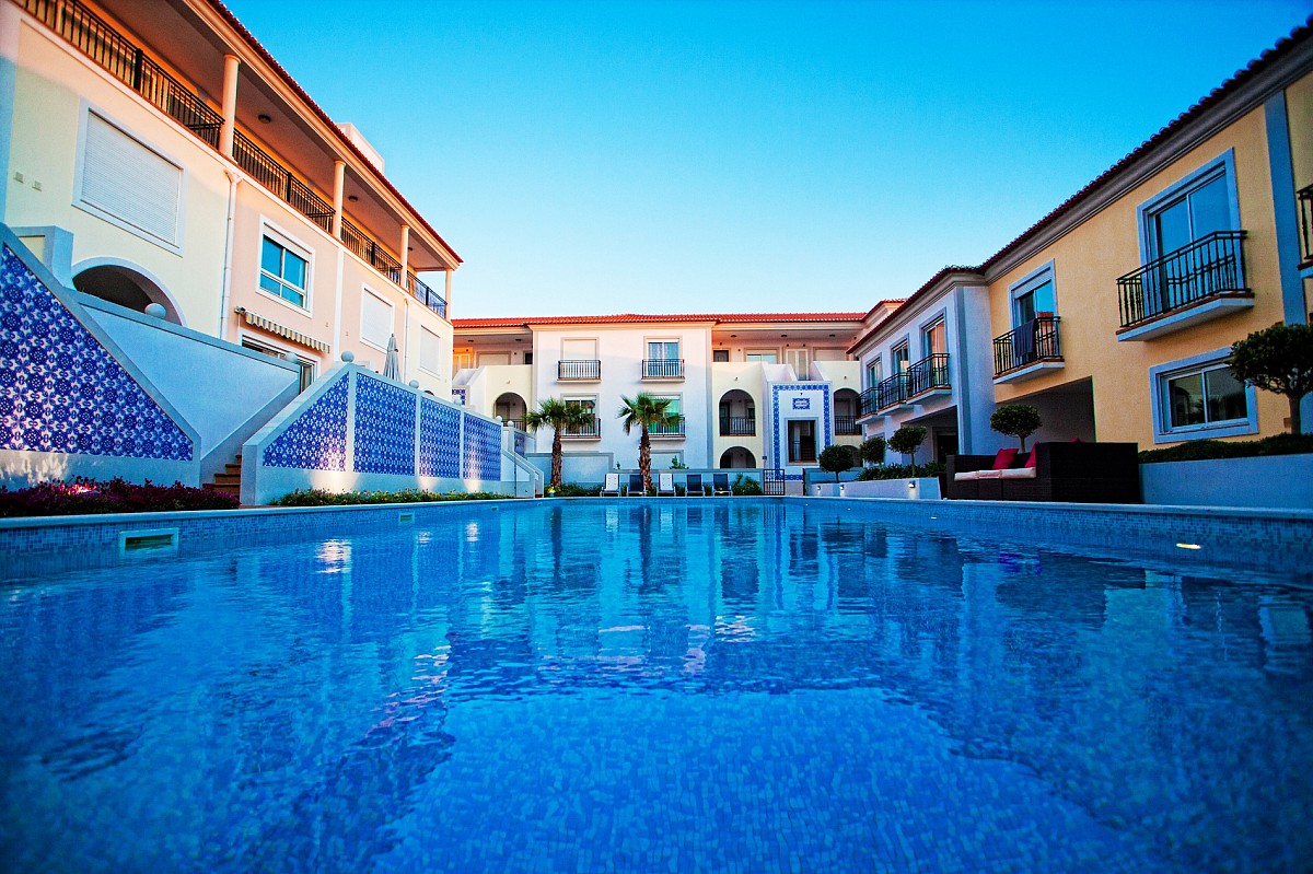 Praia d'el Rey & West Cliffs – Apartments, Townhouses and Villas