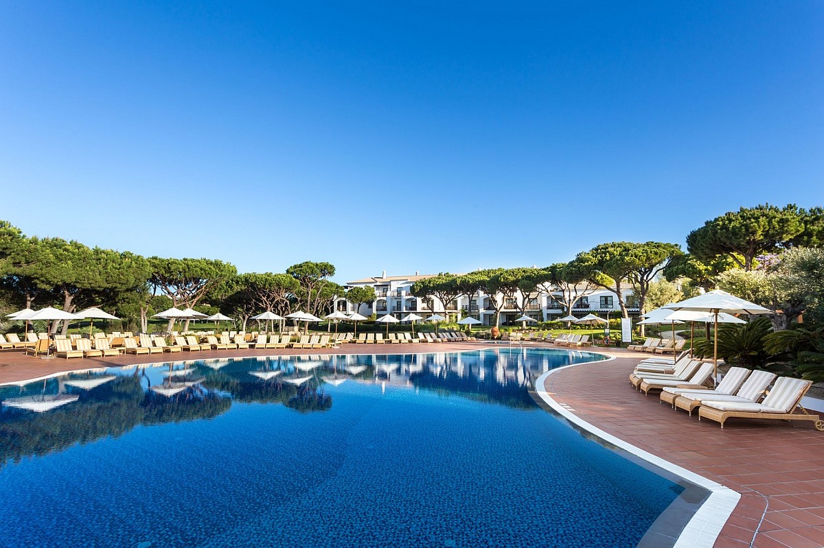 Pine Cliffs Hotel, a Luxury Collection Resort