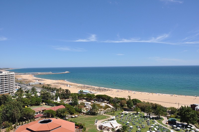 Vilamoura Beach